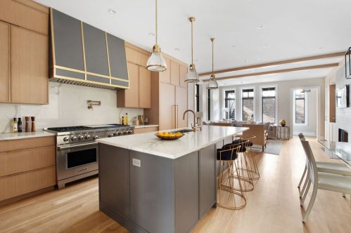 1928 Cleveland Ave, Chicago IL 60614-3749 exterior