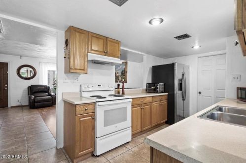 6628 19 St, Phoenix AZ 85022-5011 exterior