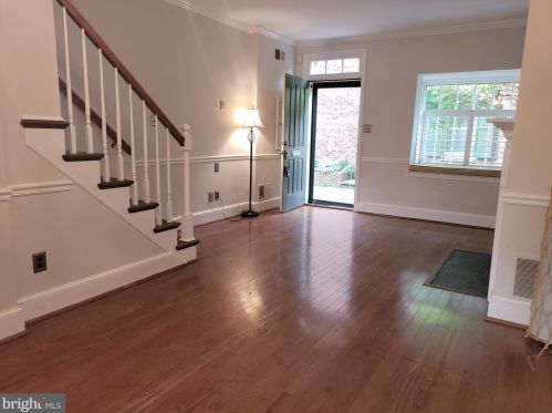 213 Fayette St, Alexandria VA  22314-3519 exterior