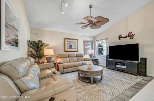 285 Northgrove Dr, Merritt Island FL 32953-7959 exterior