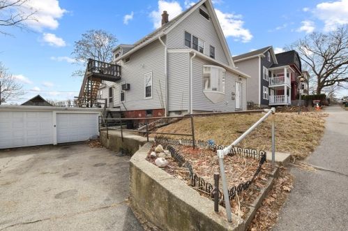 11 Chadwick St, Worcester, MA 01605-1236