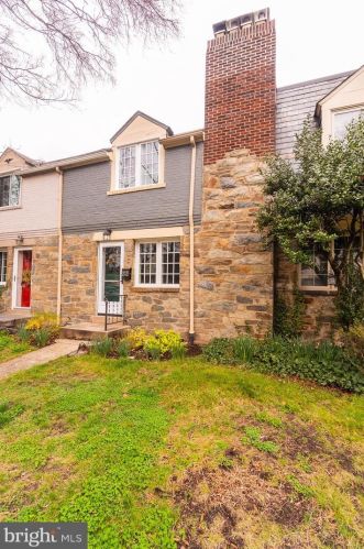 707 Avon Pl, Alexandria VA  22314-1205 exterior