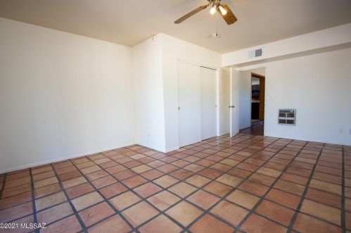 7437 Casablanca Dr, Tucson AZ 85704-1315 exterior