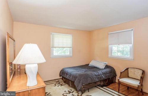 12 Crst Park Ct, Silver Spring MD 20903-1305 exterior