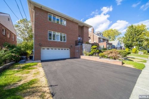 313 Hillside Ave, Palisades Park NJ  07650-1311 exterior