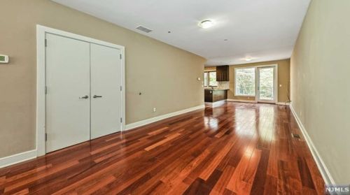 2 Vela Way, Edgewater NJ 07020-1564 exterior