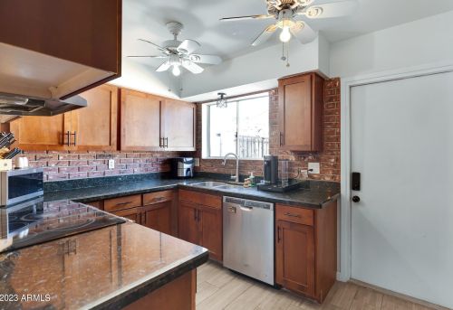 17827 9th Ave, Phoenix AZ  85023-1557 exterior