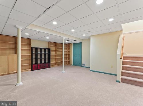 16 Cliveden Ct, Trenton NJ 08648-1400 exterior