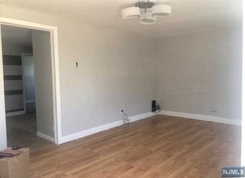 112 Elizabeth St, Outwater NJ  07026-1139 exterior