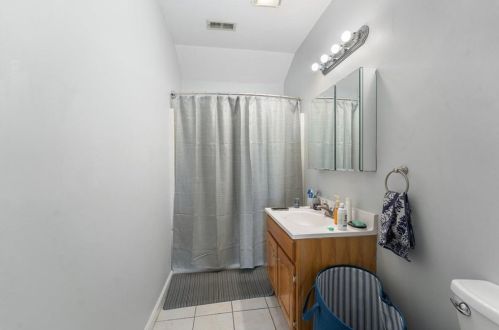 104 Lakewood St, Worcester MA  01603-2056 exterior