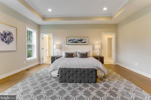 920 Darton Dr, Alexandria VA 22308-2021 exterior