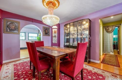 1660 Arkansas Dr, Valley Stream NY 11580-1804 exterior