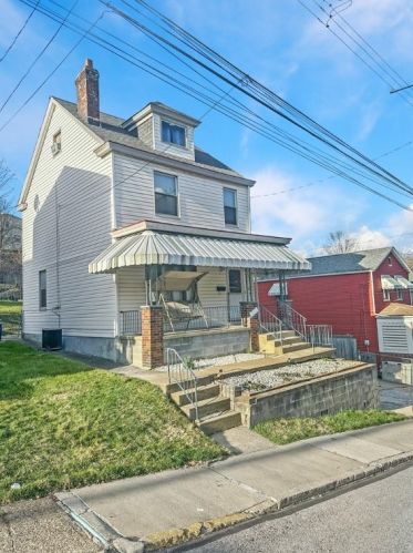 215 Poplargrove St, Pittsburgh, PA 15210-3913