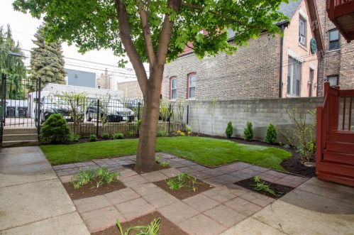 2621 Augusta Blvd, Chicago IL 60651-2603 exterior