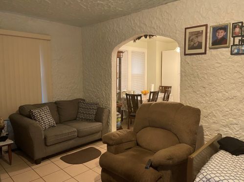 208 Keith Ave, Waukegan IL 60085-2136 exterior