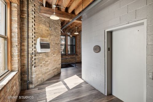 525 Halsted St, Chicago IL 60642-6599 exterior