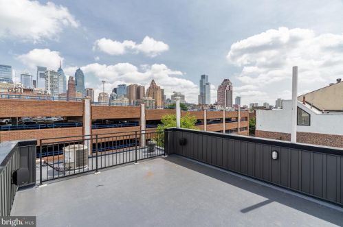 2005 Kater St, Philadelphia PA 19147-1817 exterior