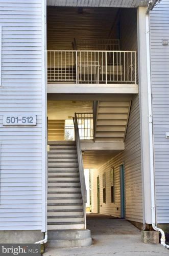 511 Ashton Ln, New Castle DE  19720-3960 exterior