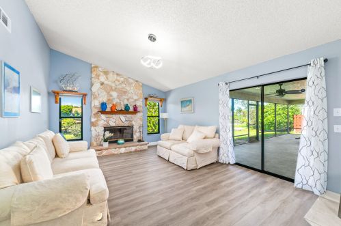 117 Sagamore Ter, Fort Pierce FL 34983-1262 exterior