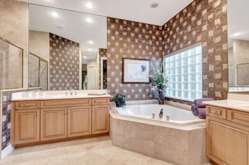 56 Is Dr, Boynton Beach FL 33435-3338 exterior