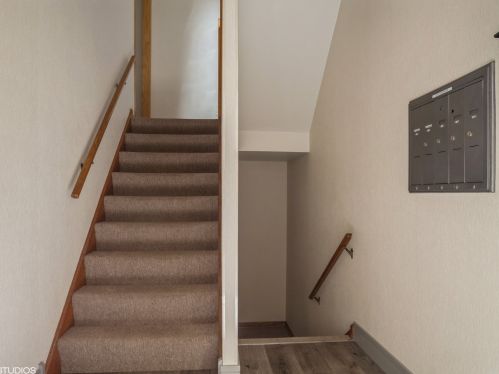 6747 Olmsted Ave, Chicago, IL 60631-1251