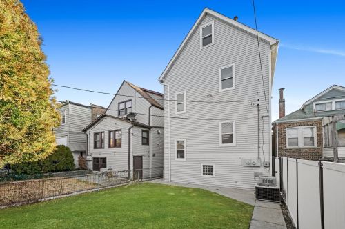 3742 Troy St, Chicago IL 60655-2321 exterior