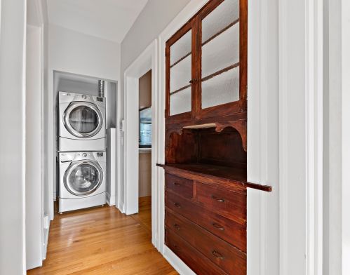 2219 Rosemont Ave, Chicago IL 60659-2195 exterior