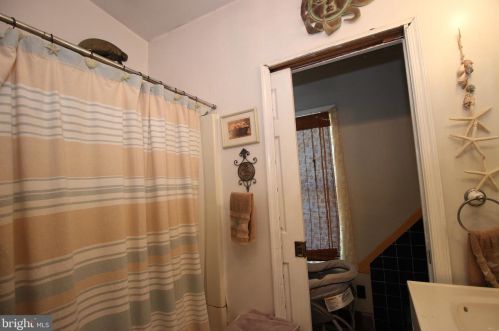 80 Ridgeway Ave, Manor PA 19036-1924 exterior