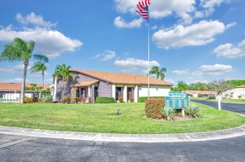 6010 Indrio Rd, Fort Pierce FL 34951-3232 exterior