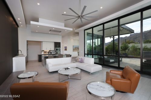 4911 Mission Hill Dr, Tucson AZ  85718-2607 exterior