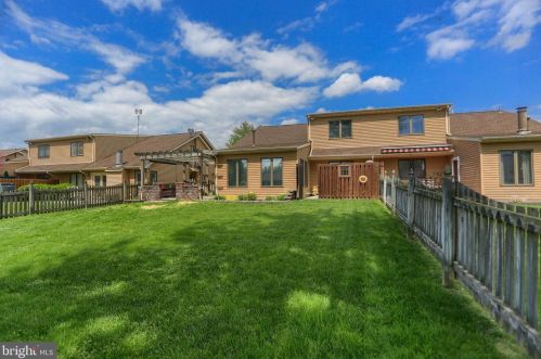 181 Primrose Ln, Hanover PA 17331-5211 exterior