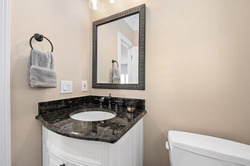 1021 Madeline Ln, Atlanta GA  30350-4024 exterior