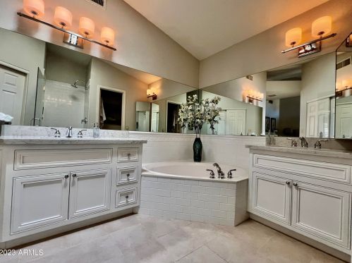 13041 45 Pl, Phoenix AZ 85050-8557 exterior