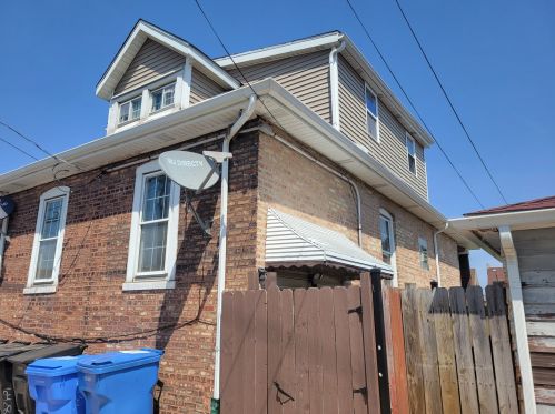 6432 Kilpatrick Ave, Chicago IL 60652-3085 exterior