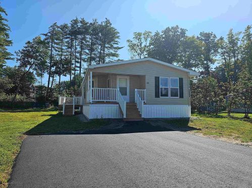 10 Emperor Dr, Concord NH  03303-4123 exterior