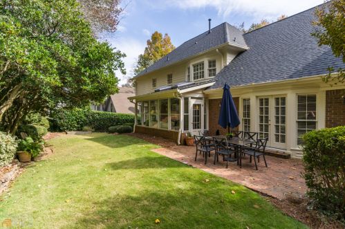 7710 Dunvegan Close, Atlanta GA 30350-5504 exterior