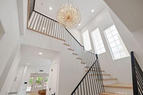 10464 Caribou Way, Tustin CA  92782-1470 exterior