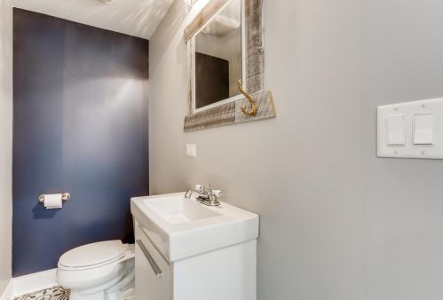 219 9 Ave, Broadview IL 60153-1523 exterior