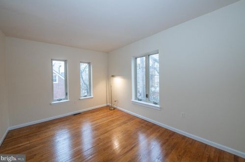 724 Leithgow St, Philadelphia PA 19123-1420 exterior