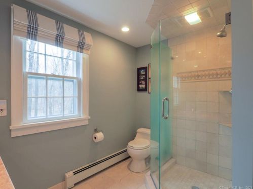 117 Whipstick Rd, Wilton CT 06897-1232 exterior