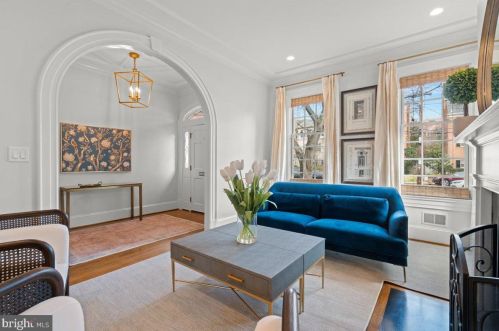 613 Royal St, Alexandria VA  22314-2031 exterior