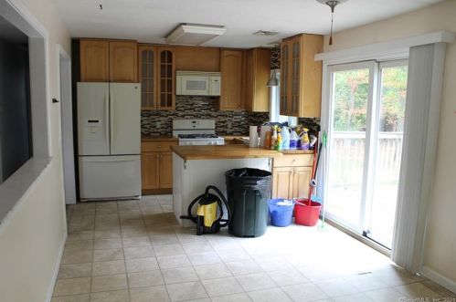 82 Chittenden Rd, Deep River CT 06419-2414 exterior