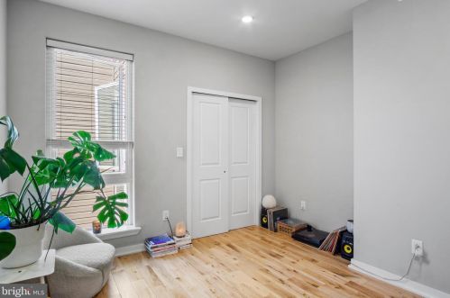 1945 Marshall St, Philadelphia PA 19122-1405 exterior