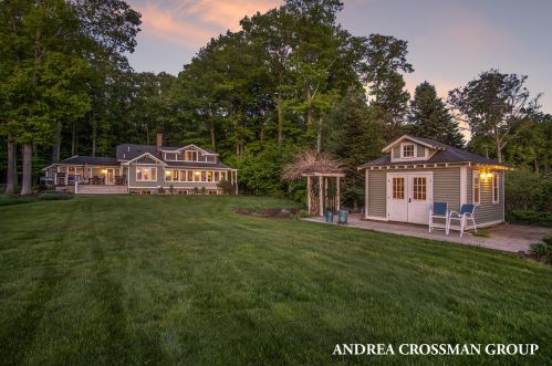 3147 Scenic Dr, Meskegon MI  49445-9609 exterior