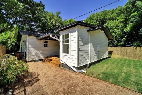 1714 Canterbury St, Austin TX  78702-5405 exterior