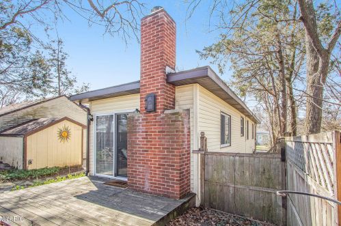 3240 Homecrest Ave, Wyoming MI exterior