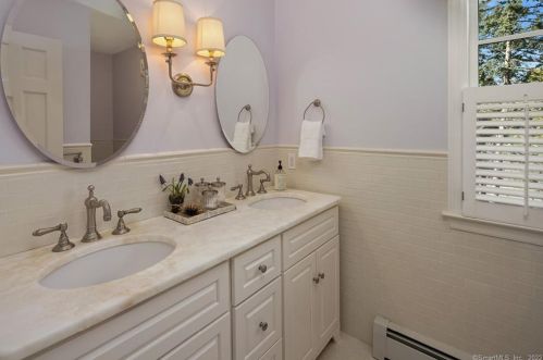 140 Long Lots Rd, Westport CT 06880-3826 exterior