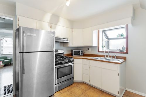 3850 112 St, Chicago IL 60617-7026 exterior