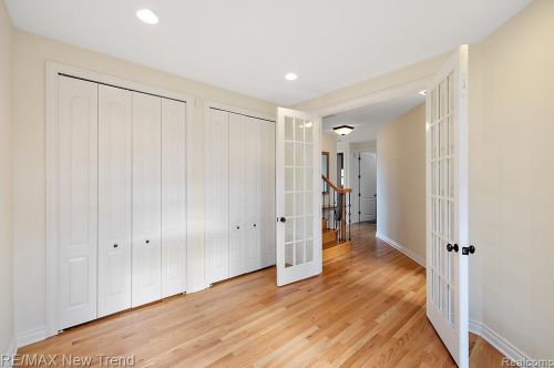 692 Appalachi St, Walled Lake MI  48390-1005 exterior