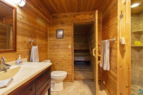 1010 Timberline Ln, Duluth MN 55811-4450 exterior